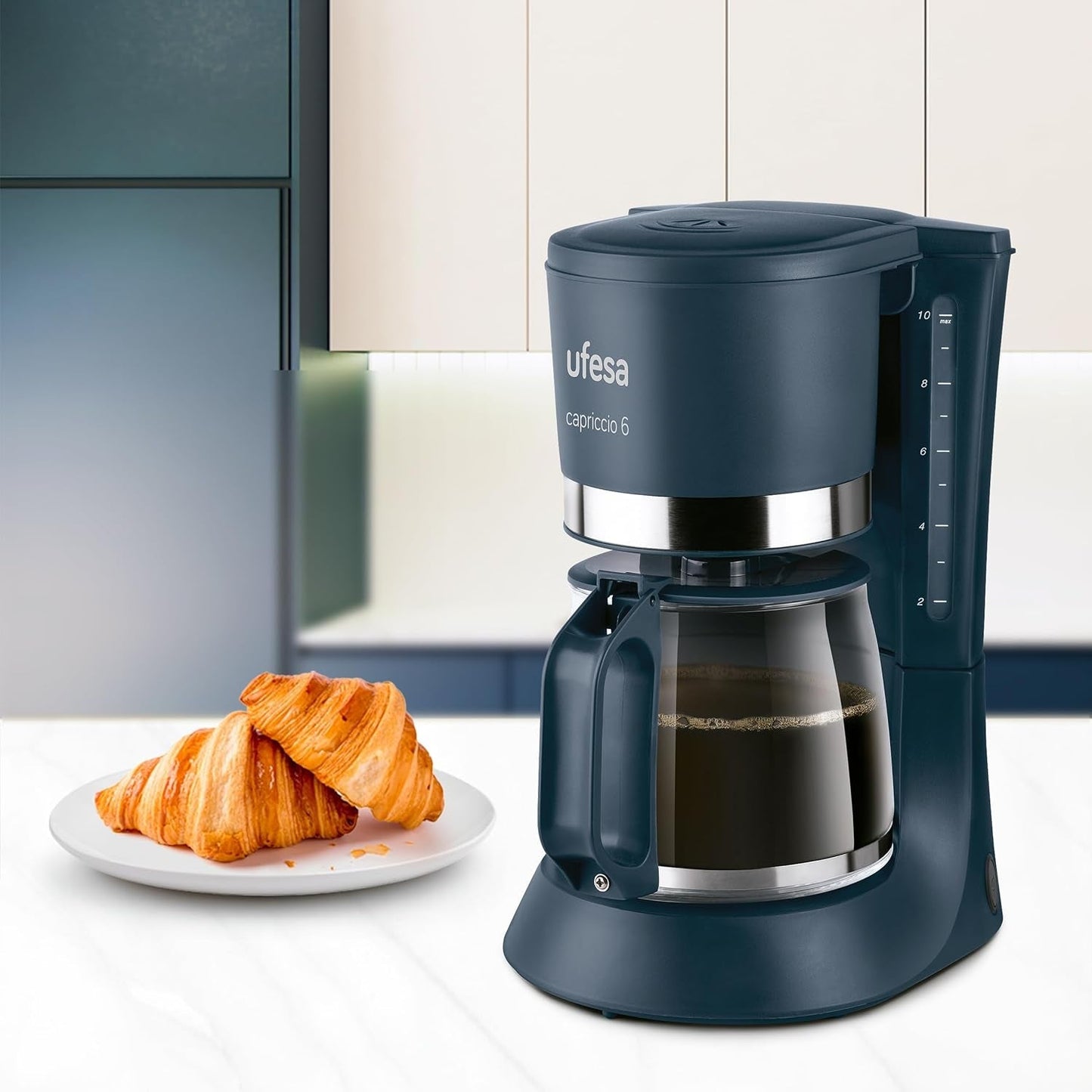 Ufesa CG7114 Capriccio ekspres do kawy przelewowy, 6 filiżanek, 600W, karafka 0,6L, system zapobiegający kapaniu, automatyczne wyłączanie, niebieski