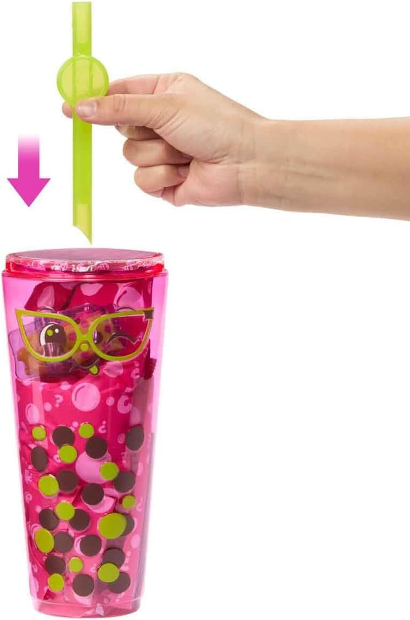Barbie Pop Reveal Bubble Tea Lalka i akcesoria, Lalka modowa pachnąca Berry Bliss ze zwierzakiem, 8 niespodzianek, zawiera zmieniacz kolorów, kubek do przechowywania, HTJ20