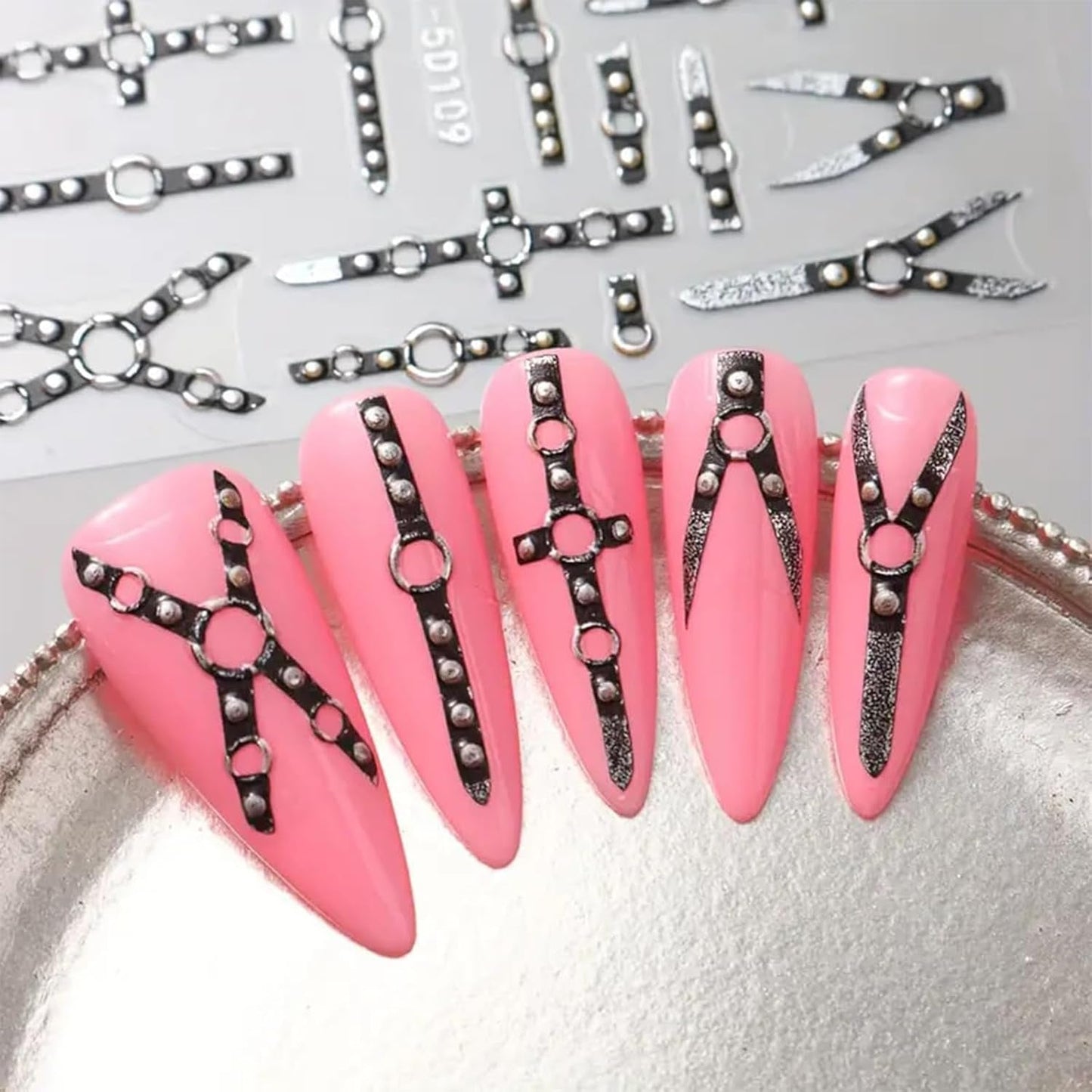 2 szt. 5D wytłoczony gotycki punk Nagelsticker, naklejka Nagel Selbstklebend Kreuz Und X-Form Halloween Nagelaufkleber, Nageldesign Zubehör Für Damen Nail Art