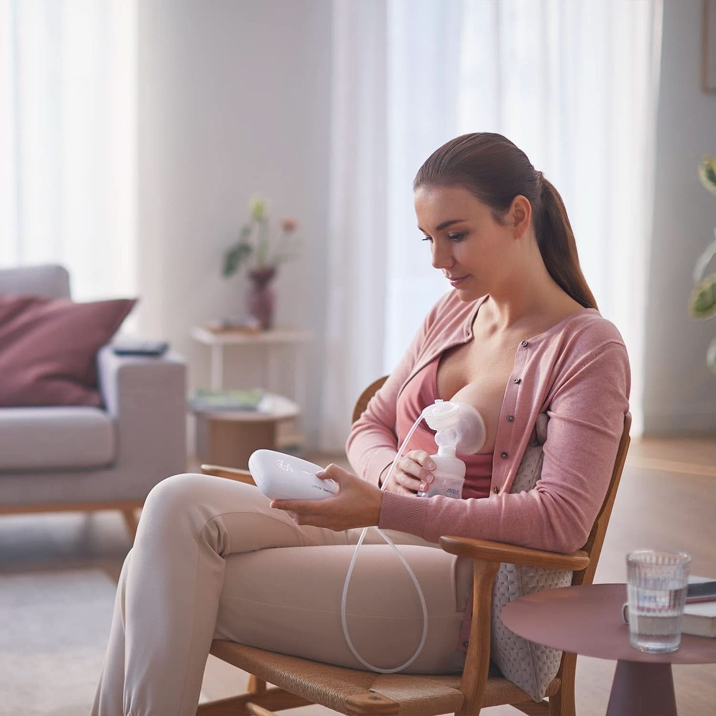 Indywidualny laktator elektroniczny Philips Avent - z technologią Natural Motion, wygodną silikonową poduszką Akcesoria Żywność i karmienie piersią Sklep Bebe Naty
