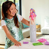 Lalka Barbie Color Reveal i akcesoria z 6 niespodziankami, seria Disco Star z metalicznym brokatem i topem zmieniającym kolor (style mogą się różnić), JCP01, 32 cm