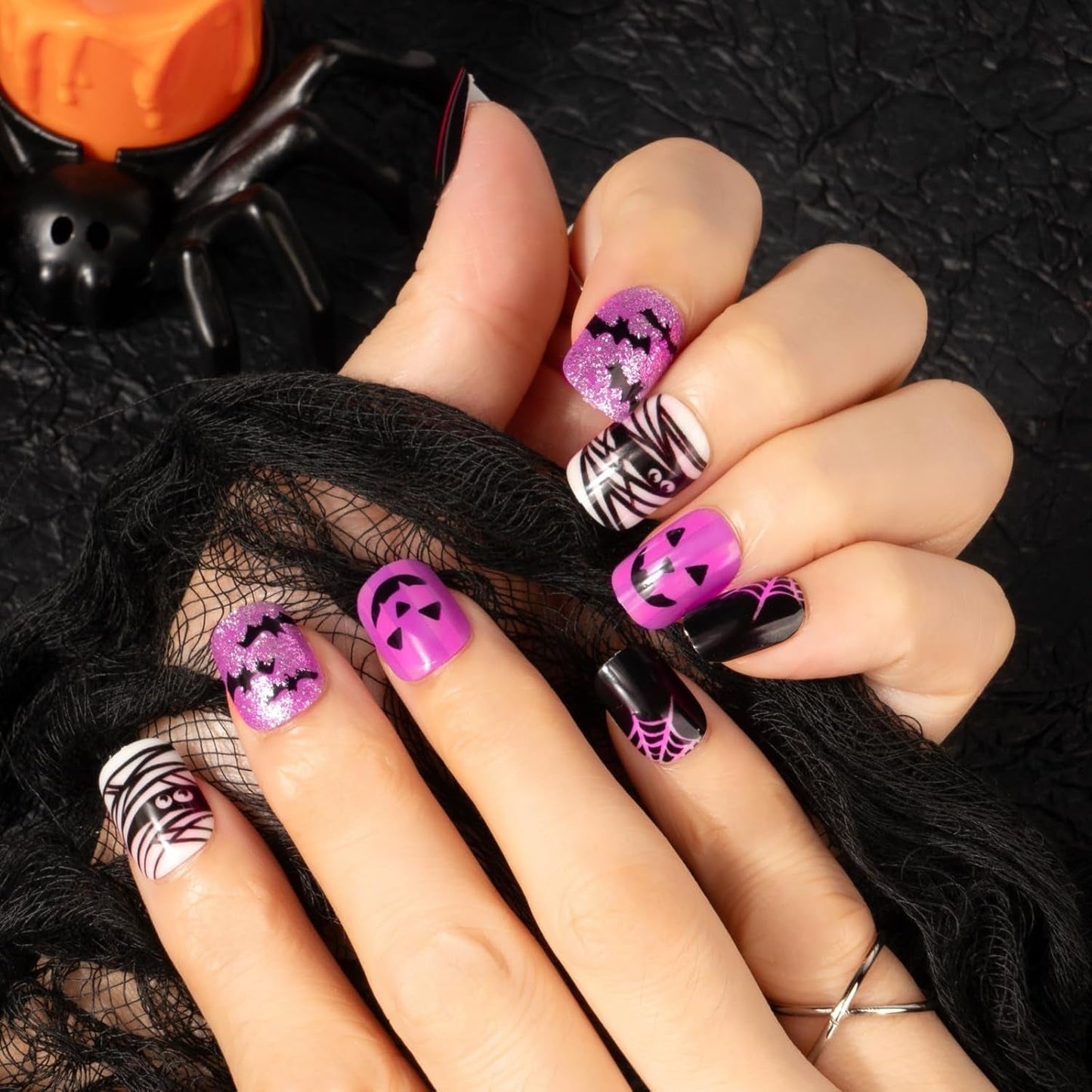 72 szt. Halloweenowe paznokcie Samoprzylepne sztuczne paznokcie Krótkie sztuczne paznokcie Samoprzylepne paznokcie prasowane Dyniowy duch Sztuczne paznokcie Porady Nail Art Pomarańczowy Zielony Czarny