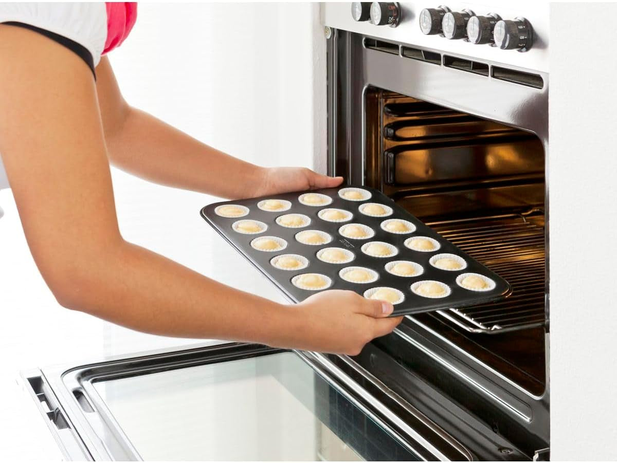 Zenker 6541 Black Metallic 24Er Mini-Muffinform – Antihaftbeschichte Für Perfekte Mini-Muffins, Ø 4,5 cm, ​​Made in Germany Formy i blachy do pieczenia Naty Shop
