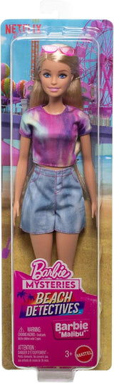 Barbie Mysteries: lalka Detektywi z Malibu Beach w charakterystycznym stroju i akcesoriach, w tym okularach przeciwsłonecznych, JFV63