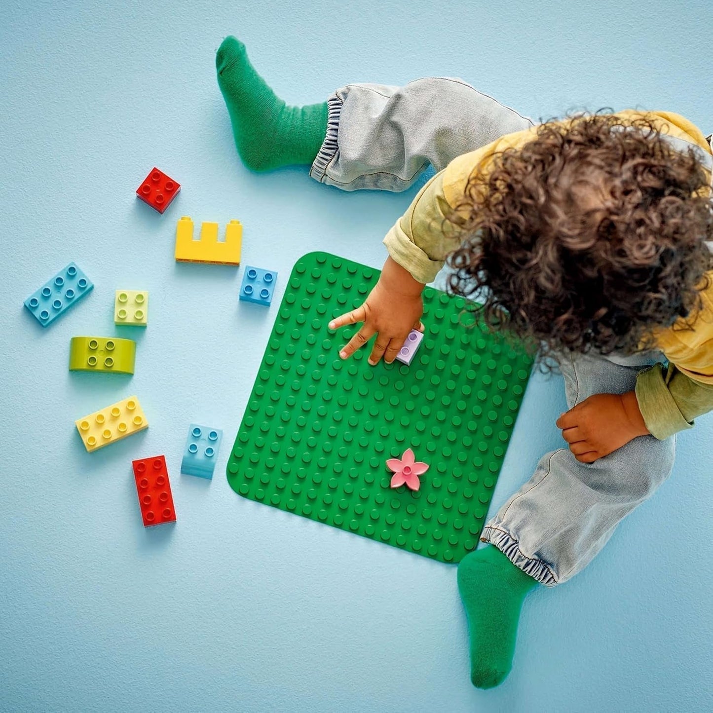 Zielona deska konstrukcyjna LEGO DUPLO, Zabawka konstrukcyjna dla dzieci od 18. miesiąca życia, Do eksponowania modeli, Umożliwia przedszkolakom kreatywne budowanie i twórczą zabawę, Zabawka edukacyjna 10460 Zestawy do budowania Besuche den LEGO-Store