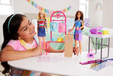 Zestaw Barbie Fashion Boutique - lalka ze wzorem w folię, ponad 150 oryginalnych kreacji, zawiera 2 bluzki i 5 arkuszy folii, stojak na ubrania i czytnik kart kredytowych, wiek powyżej 3 lat, HKT78