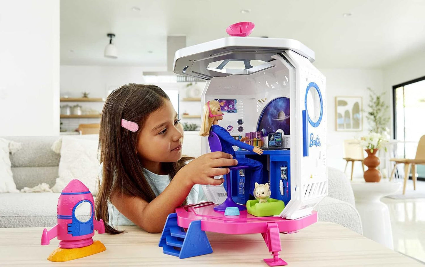 Barbie GXF27 - kosmiczna przygoda na stacji kosmicznej, kosmiczna lalka, szczeniak, stacja robocza, sceny kosmiczne, 20 akcesoriów, zabawka prezentowa dla dzieci w wieku od 3 lat