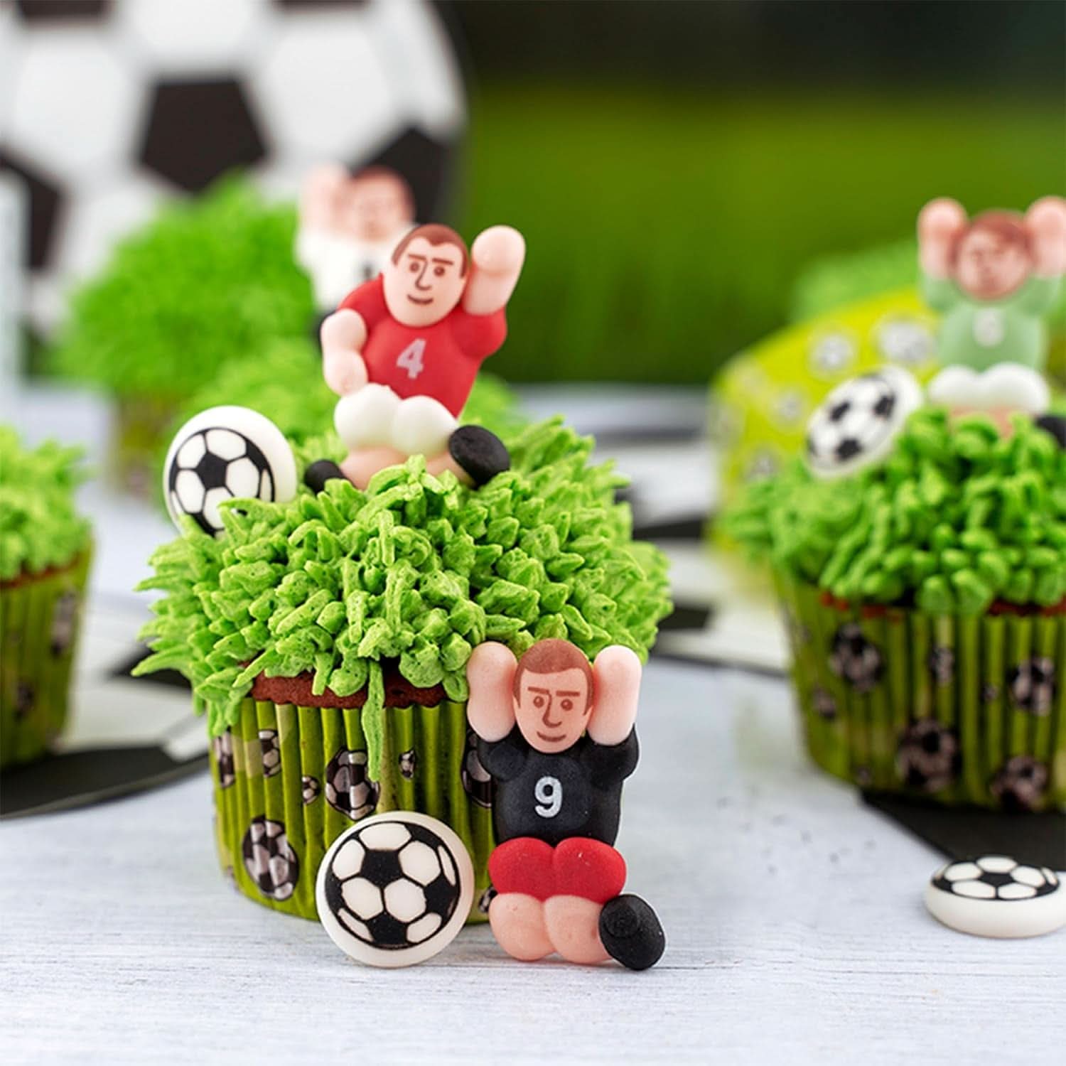 Günthart Backdecor 12 piłkarzyków i piłek nożnych Sugar, 21 gramów Sklep Naty