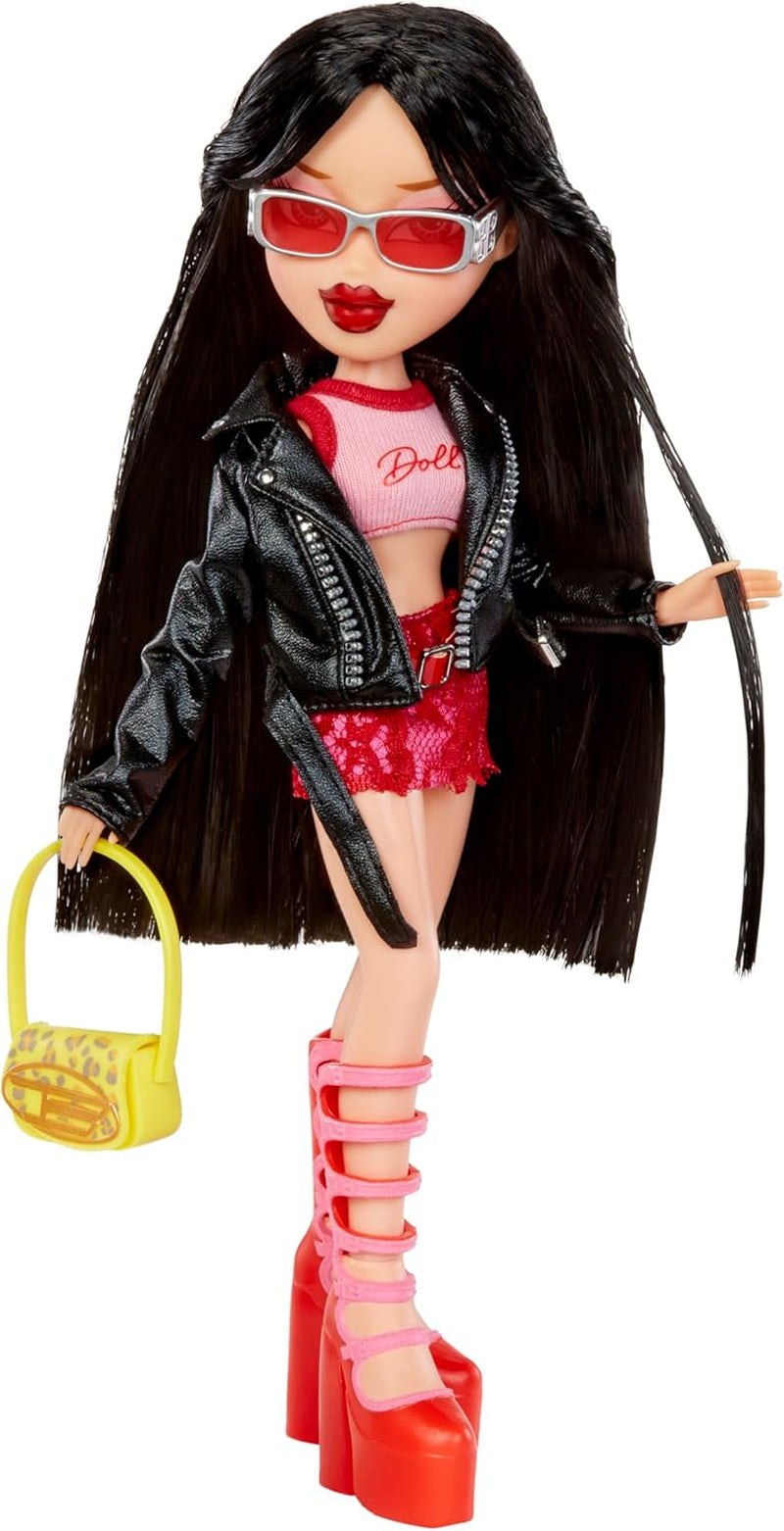 Bratz wychodzi! - Jade - 1 lalka kolekcjonerska z akcesoriami, strojem, torbą, okularami przeciwsłonecznymi i pędzelkiem - Zabawka dla dzieci - wiek powyżej 6 lat, kolor czerwony