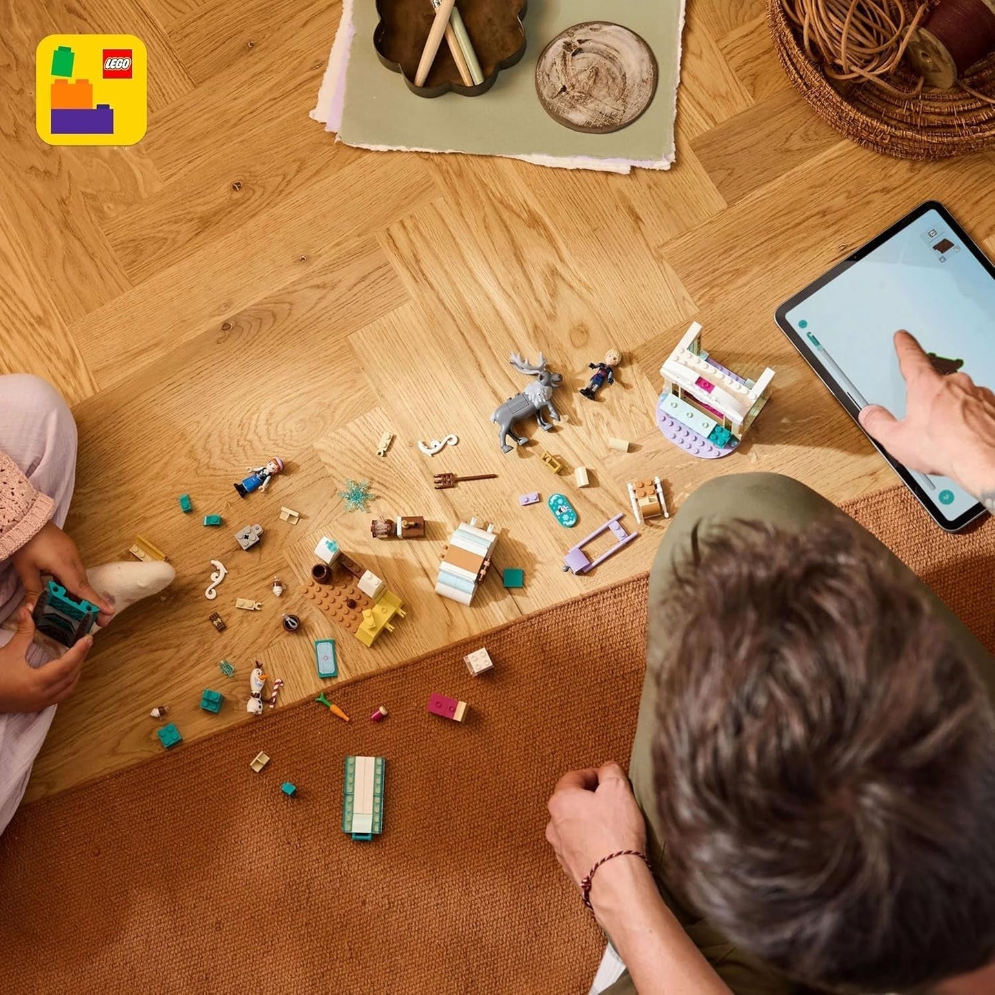 LEGO® Disney Przygoda Anny w Krainie Lodu, zestaw konstrukcyjny i fantastyczny, stojak na czekoladki z Anną, Kristoffem, Olafem i Svenem, minilaleczki, zabawka-księżniczka dla dziewczynek od 4 lat 43256 Zestawy konstrukcyjne w sklepie LEGO