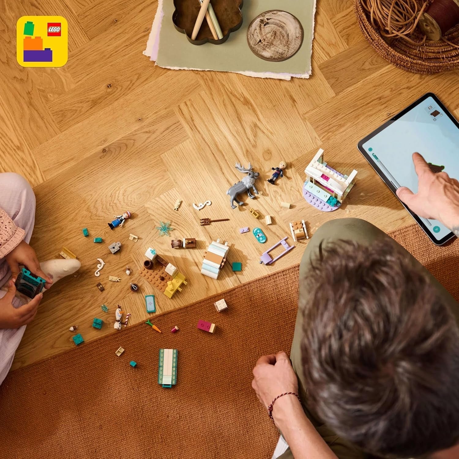 LEGO® Disney Przygoda Anny w Krainie Lodu, zestaw konstrukcyjny i fantastyczny, stojak na czekoladki z Anną, Kristoffem, Olafem i Svenem, minilaleczki, zabawka-księżniczka dla dziewczynek od 4 lat 43256 Zestawy konstrukcyjne w sklepie LEGO