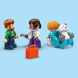 LEGO DUPLO Miasto Pierwsza wizyta u lekarza, zabawka do budowania, zestaw do rozwijania umiejętności motorycznych, prezent dla dwuletnich maluchów, zabawka edukacyjna, odgrywanie ról w szpitalu 10449 Zestawy do budowania Besuche den LEGO-Store