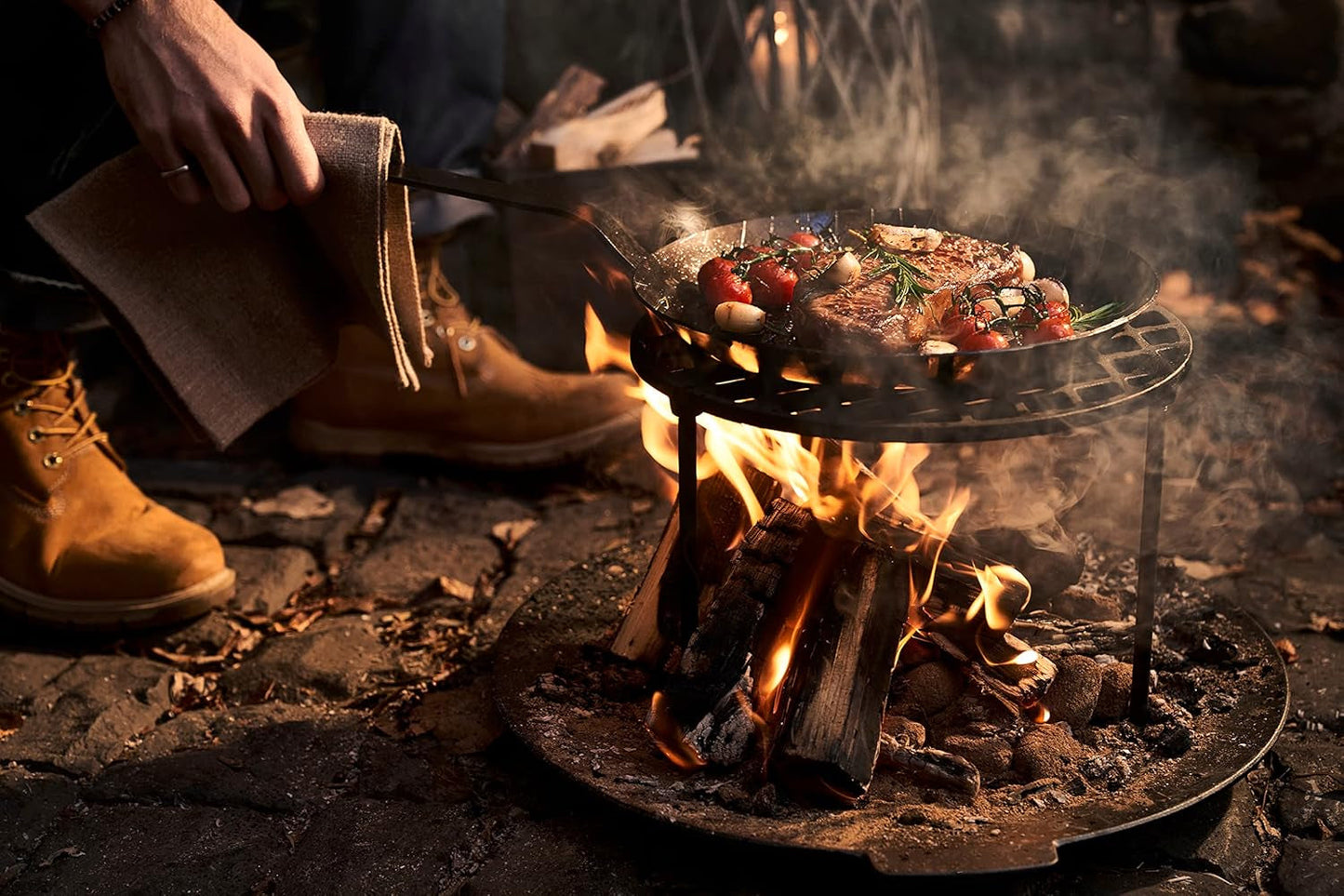 ZWILLING FORGE patelnia żeliwna, wytrzymała do specjalnych smaków smażenia Garnki i patelnie Naty Shop