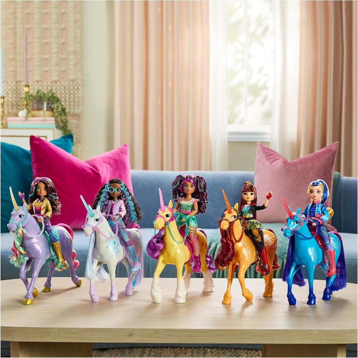 Unicorn River Unicorn Academy - wysoki na 28 cm, oryginalny jednorożec Isabel z serialu Netflix, z prawdziwą grzywą i ogonem, zdejmowaną uzdą oraz siodłem i szczotką, dla dzieci od 4 roku życia