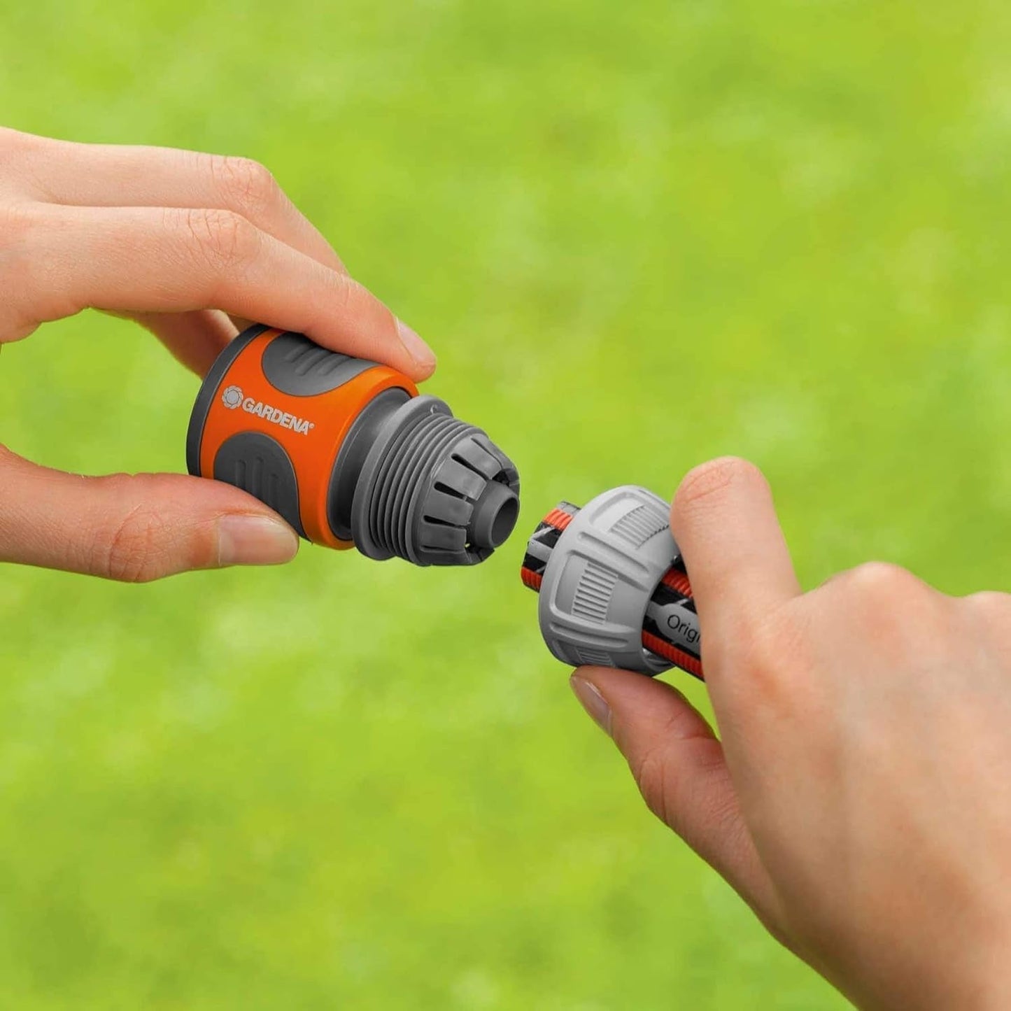 Gardena 13 mm (1/2 cala) i 15 mm (5/8 cala) Złącze węża: Złącze wtykowe na końcu węża, wgłębienia do zaciskania, łatwy montaż, w pudełku (18215-20)
