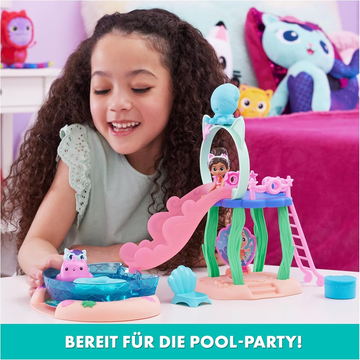Domek dla lalek Gabby, zestaw Purific Pool Party z figurkami Gabby i Surykatki oraz pokój Deluxe, pieczenie ciast, kuchnia z ciastami