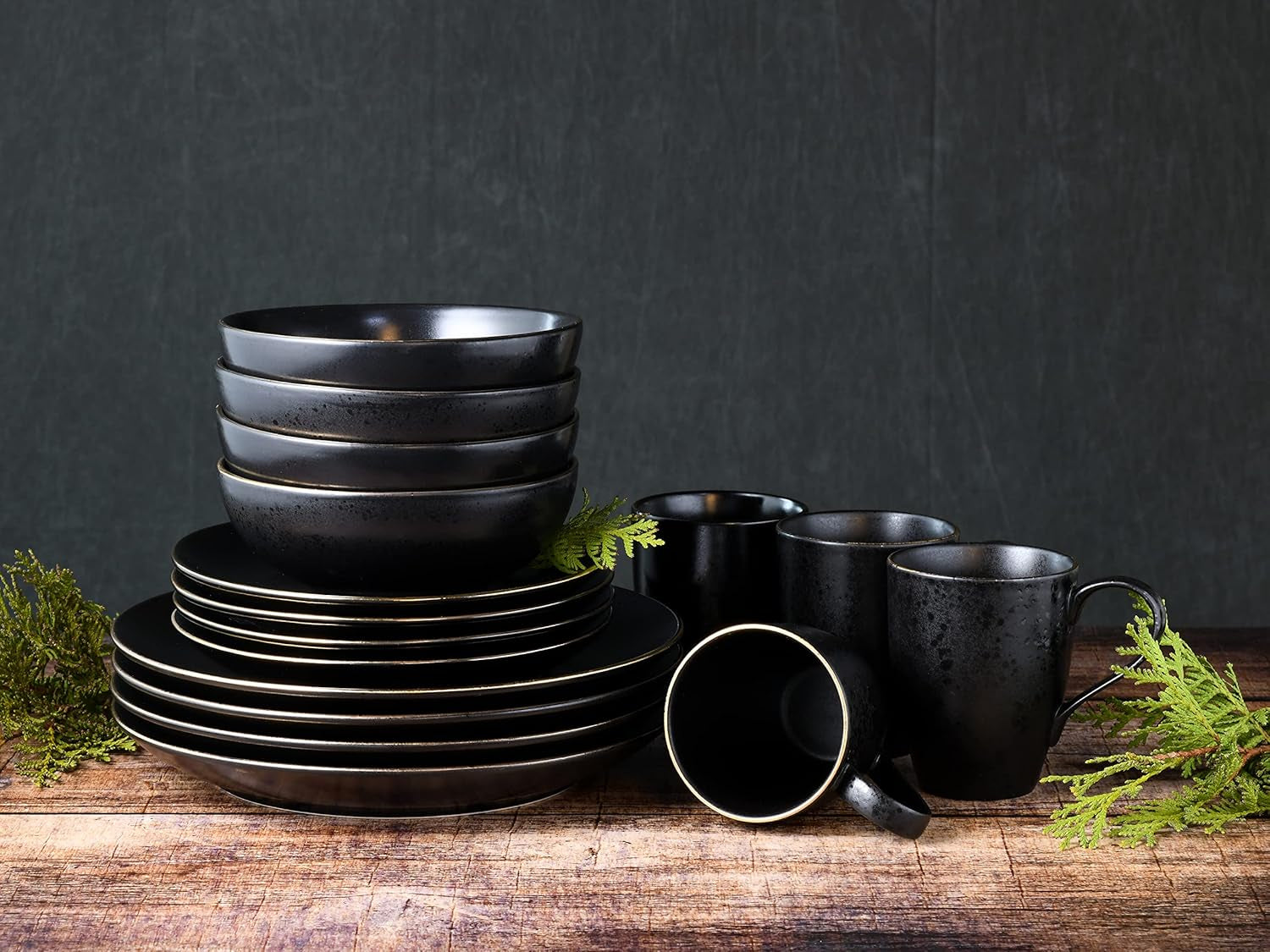CreaTable, 22699, seria Industrial Gold BLACK, 16-częściowy zestaw naczyń obiadowych dla 4 osób, serwis porcelany Combo, można myć w zmywarce i używać w kuchence mikrofalowej, jakość produkcji