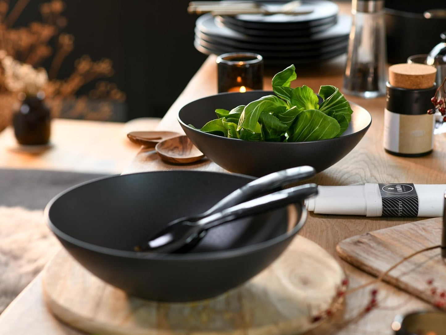 Creatable, 30007, seria Soft Touch, 2-częściowy zestaw naczyń obiadowych, kamionkowy zestaw sałatek, można myć w zmywarce i używać w kuchence mikrofalowej, wyprodukowano w Portugalii