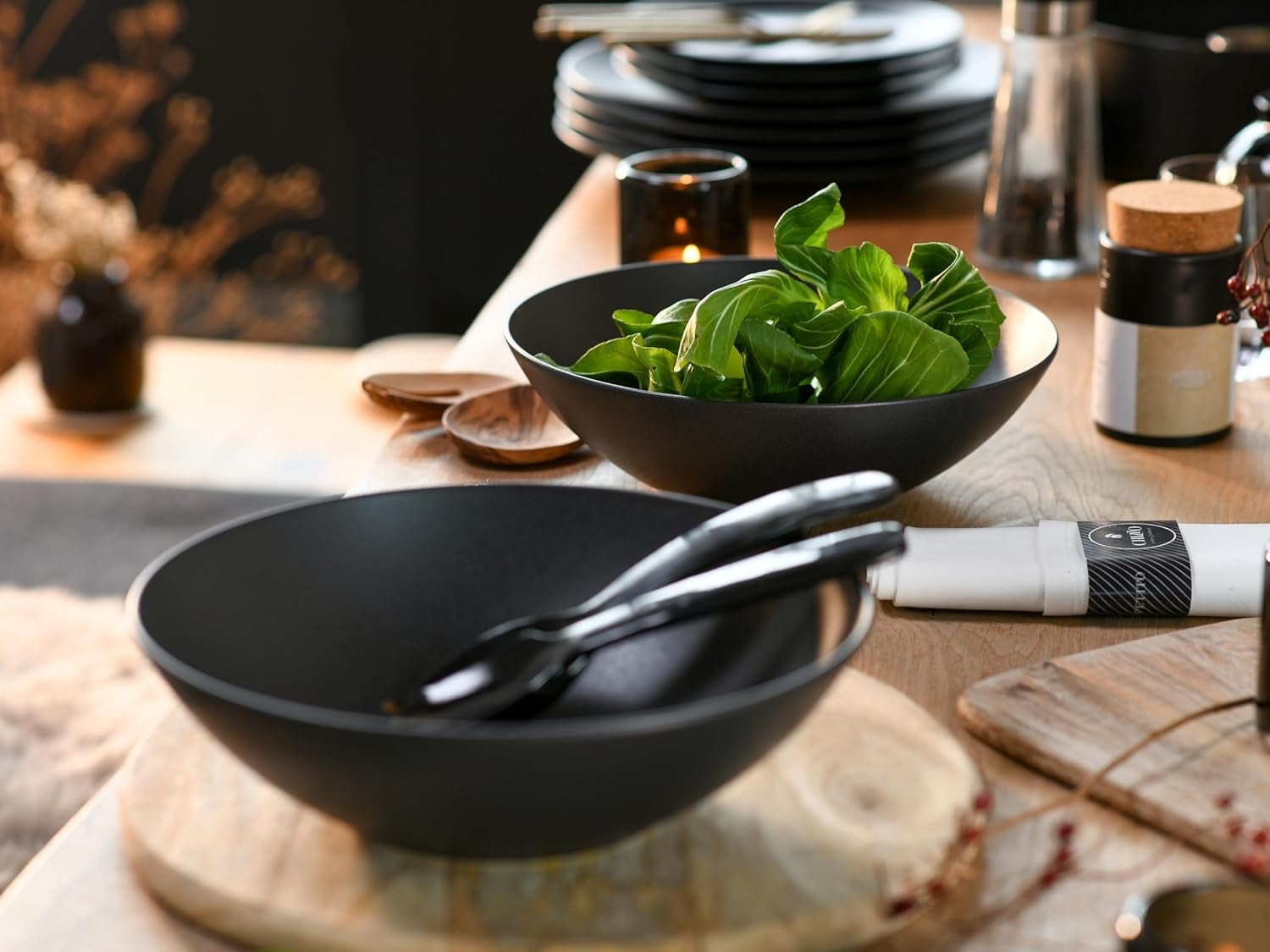 Creatable, 30007, seria Soft Touch, 2-częściowy zestaw naczyń obiadowych, kamionkowy zestaw sałatek, można myć w zmywarce i używać w kuchence mikrofalowej, wyprodukowano w Portugalii
