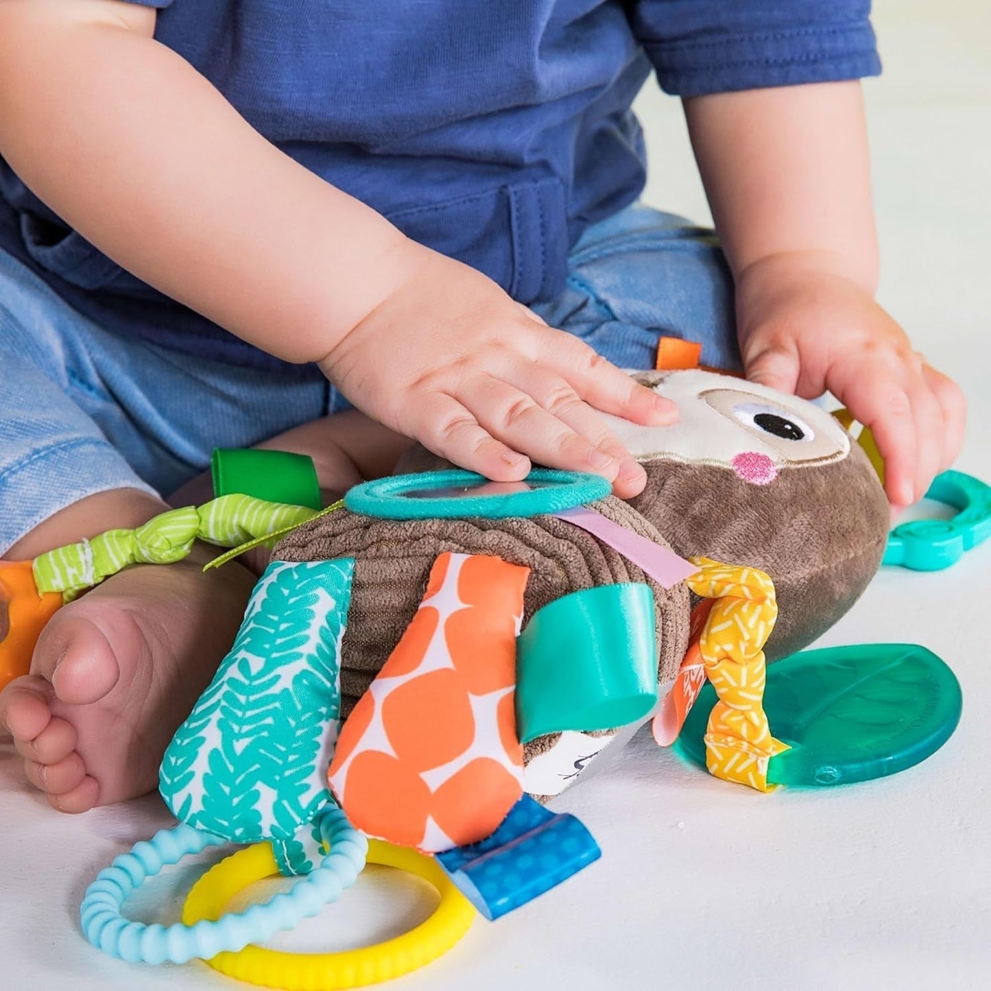 Wózek zabawkowy Bright Starts, Leniwiec - z grzechotką, lusterkiem i pętlami do zawieszek Bebe Toys Naty Shop