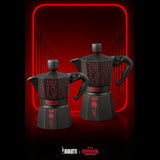 Bialetti Moka Express Stranger Things Ekspres do kawy na 3 filiżanki, Przycisk muzyczny z funkcją ładowania USB-C, Nie nadaje się do płyt indukcyjnych, 3 filiżanki (130 ml), Czarny