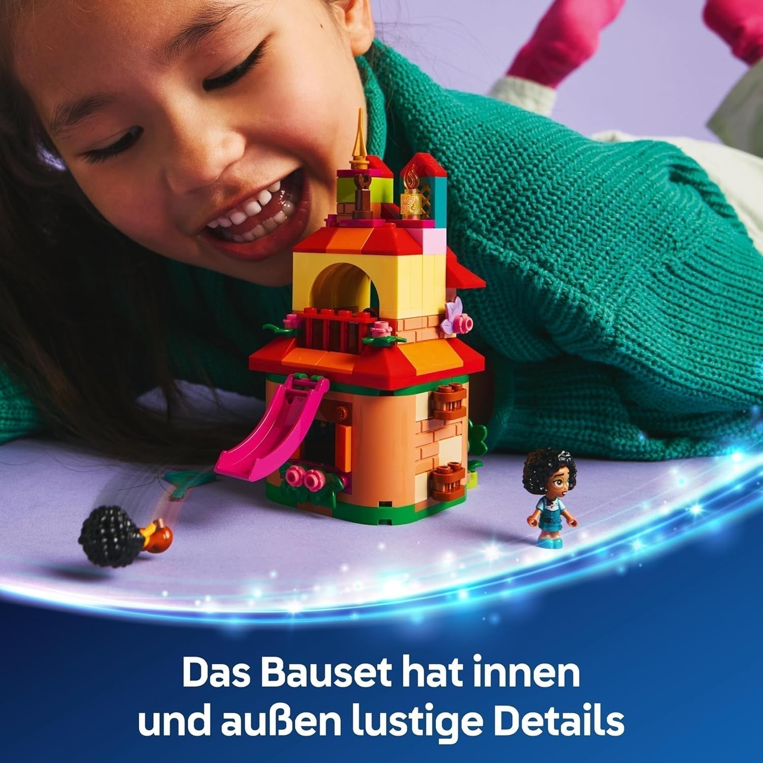 LEGO® Disney Mini Domek Encanto, zabawka konstrukcyjna dla dziewczynek od 5 lat, zabawka fantasy i zestaw konstrukcyjny z mini lalkami Mirabel i Antonio, figurką Kapibary i kluczem 43261 Zestawy konstrukcyjne Besuche den LEGO-Store