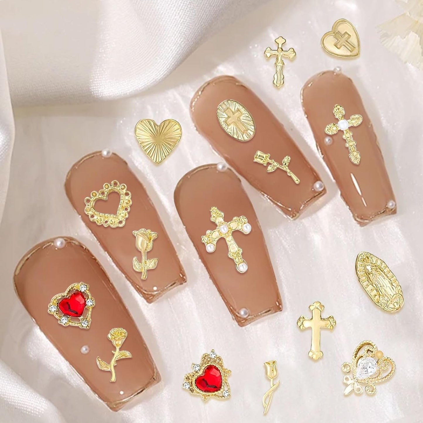 Złote zawieszki do paznokci 80 szt. Krzyżowe serce z różą Dziewica Maryja Klejnoty do paznokci Stop metali Akcesoria do paznokci do Manicure Projektowanie Dekoracje DIY Rzemiosło