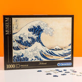Clementoni 39378 Hokusai - Wielka Fala - Puzzle 1000 elementów, kolekcja muzealna, gra zręcznościowa dla całej rodziny, kolorowa gra rozciągająca, puzzle dla dorosłych 14+ Puzzle Naty Shop