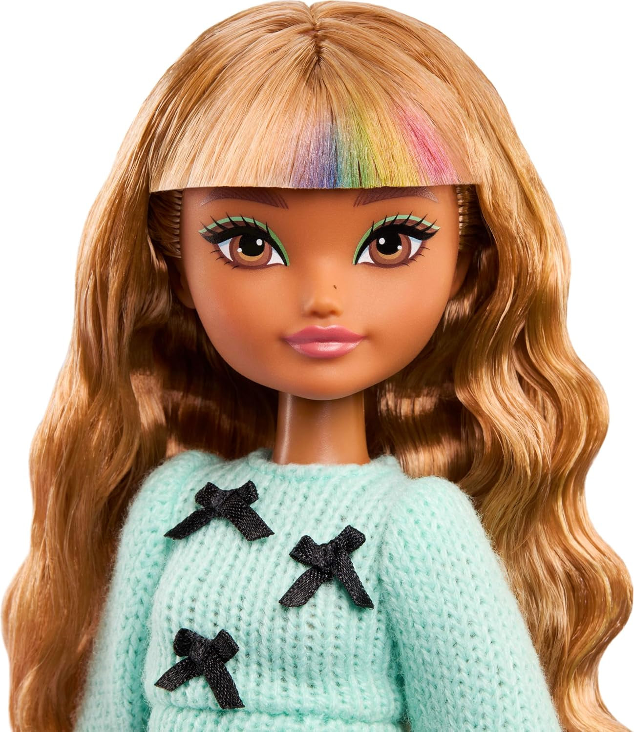 Lalka Barbie Dream Besties i akcesoria, lalka Zia Fashion z odpinanymi ozdobami i falowanymi brązowymi włosami, 7-częściowa fryzura i księżyc, JGG36