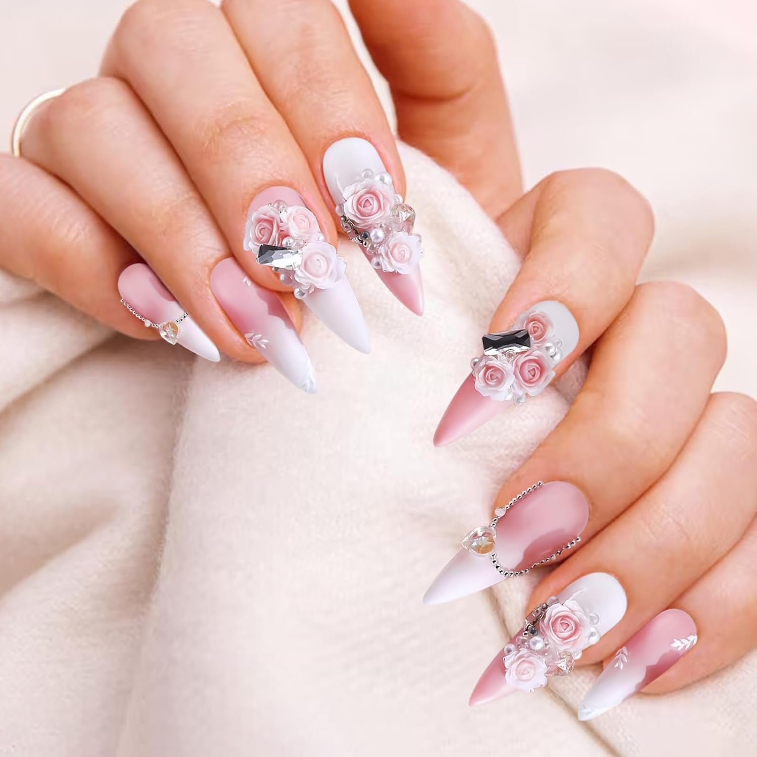 300 Stück Niedlich Blume Nail Charms, 3D Resin Floral Camelie Rose Nägel Charms Mit Perle, Gemischt Größe Bunte Flower Nägel Deko Für Frauen Nail Art Zubehör