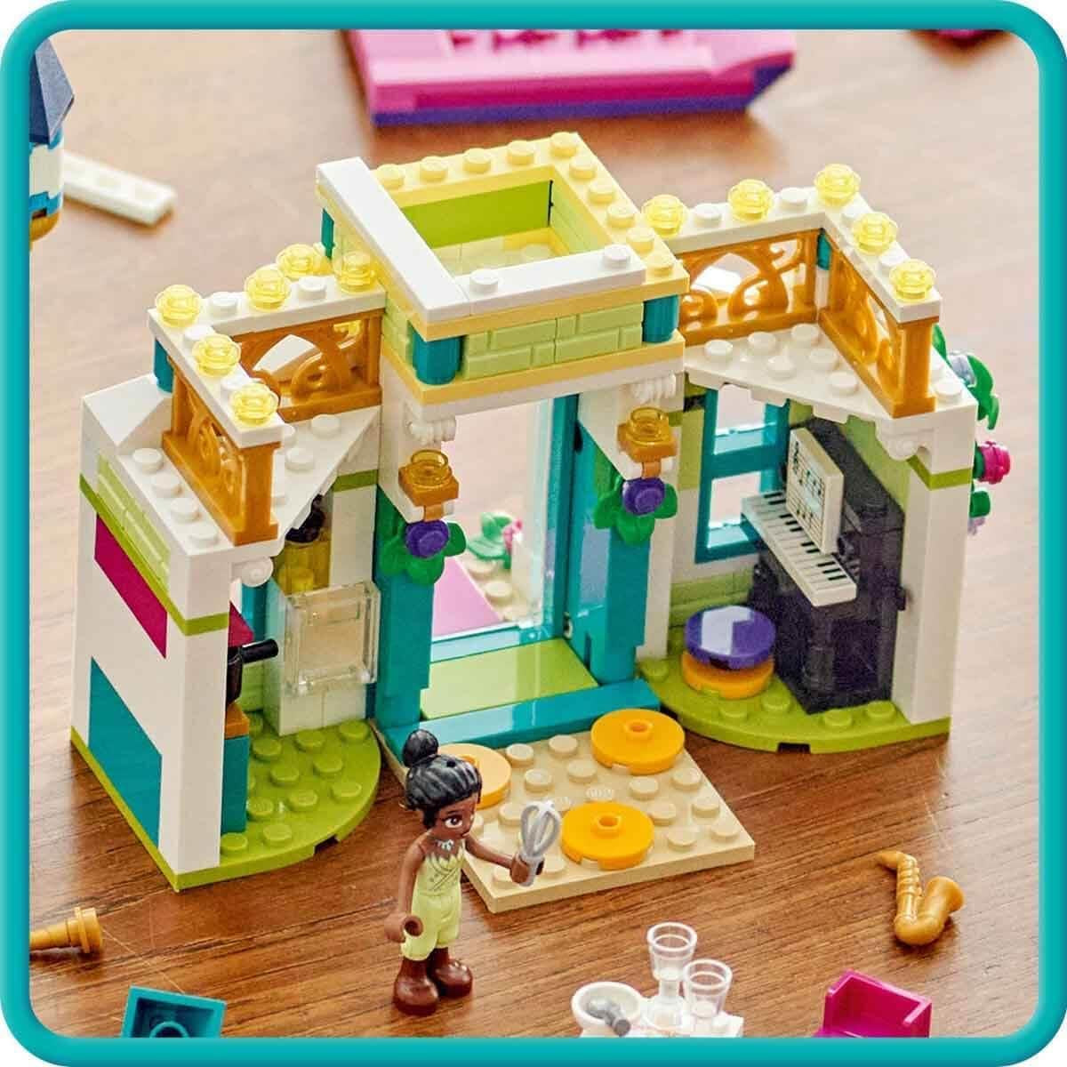 LEGO Disney Princess: Targ przygód Disney Princess, domek z zabawkami z 4 lalkami, w tym Kopciuszkiem i Arielką, zestaw z mapą skarbów, prezent dla dziewcząt i chłopców od 6 lat 43246 Zestawy do budowania Besuche w sklepie LEGO