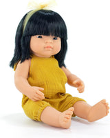 Lalka Miniland, 38 cm, Azjatka. Wyprodukowano w Hiszpanii. Anatomicznie poprawne. Kolekcja Mój przyjaciel i ja