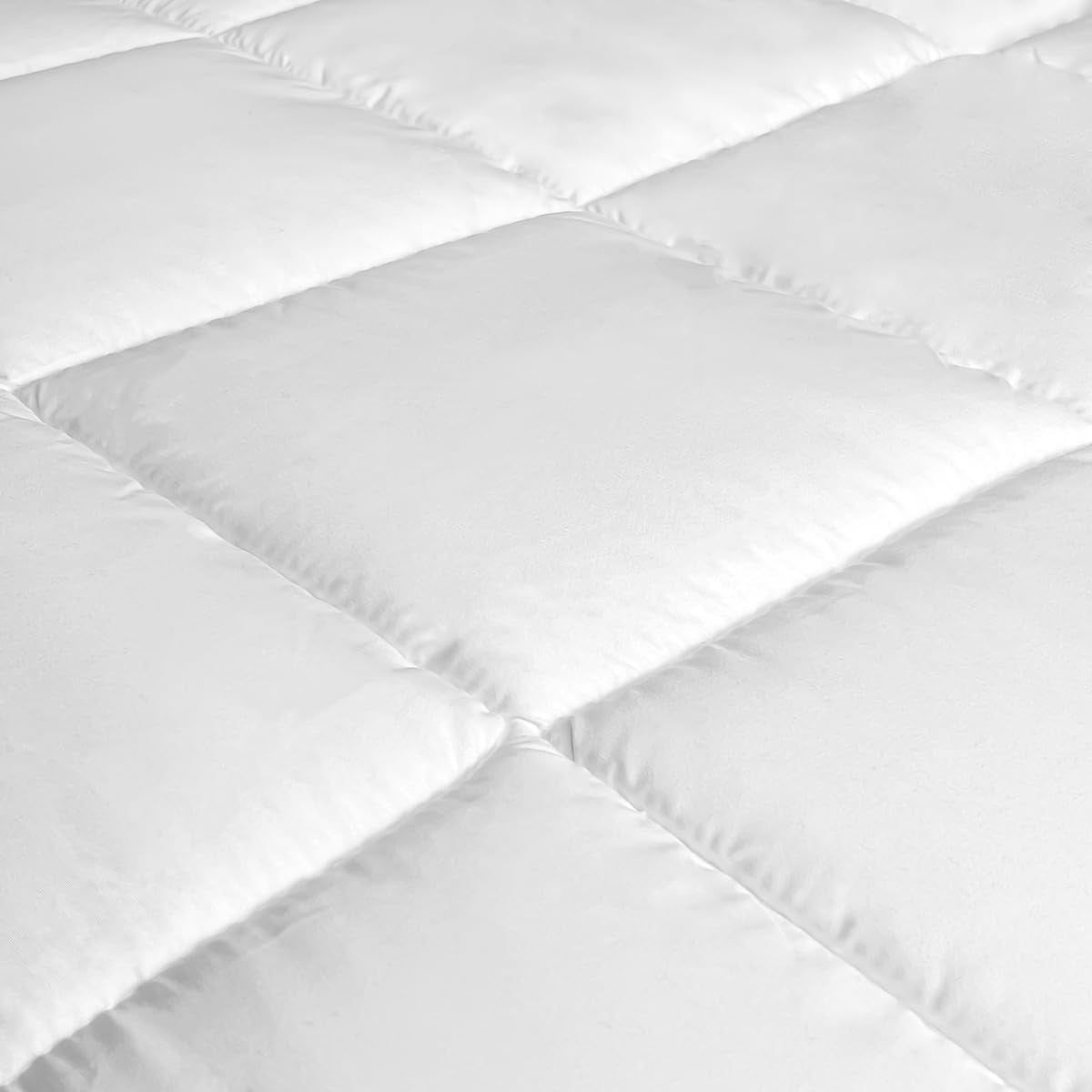 Kołdra z włókna 250 G, mikrofibra, miękka, jedwabista, do łóżek 100, 105 i 110 cm, biała, 180 X 220 cm Kołdry i kołdry Naty Shop