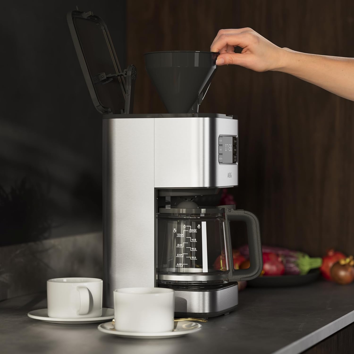 Ekspres AEG Deli 5, 1,5 l, programowalny timer, funkcja utrzymywania ciepła, wyłącznik bezpieczeństwa, wskaźnik poziomu wody, optymalne dozowanie, funkcja zapobiegająca kapaniu, stal nierdzewna, CM5-1-6ST