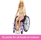 Lalka Barbie Fashionistka, blond włosy i tęczowy kombinezon, wózek inwalidzki i rampa w zestawie, lalka prezent dla dzieci, zabawka dla dzieci w wieku od 3 lat, HJT13