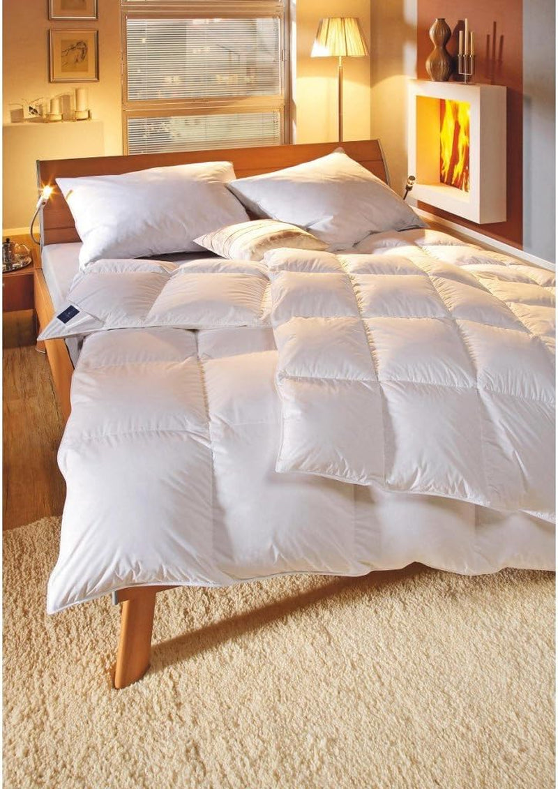 Poduszka Billerbeck E04 Gold Edition 15 ze stabilnym podparciem - 80 x 80 cm - poduszka puchowa odpowiednia dla alergików z miękkim pokrowcem Naty Shop Standardowe poduszki
