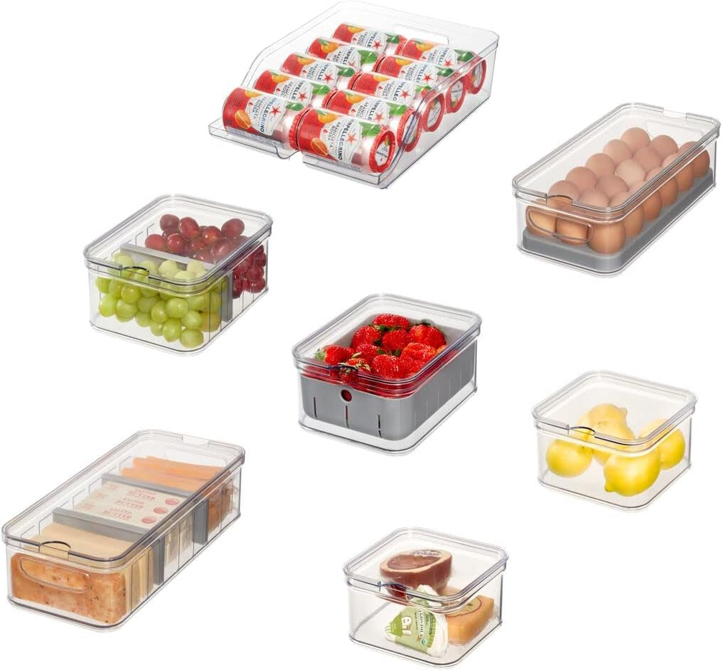 Pudełka do przechowywania iDesign, organizer do lodówki z pokrywkami w zestawie 5 sztuk, plastikowe pudełka do przechowywania żywności z recyklingu do organizowania materiałów eksploatacyjnych, przezroczyste i białe pudełka do przechowywania żywności Naty Shop przezroczyste, szare, zestaw 7 sztuk