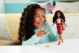 Mattel Toys Disney Moana 2 Tautai Moana Modna lalka do pływania z 2 akcesoriami, góra i nogi zmieniające kolor do pływania inspirowane filmem JFF09