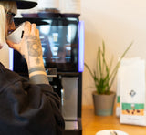 Italo Disco Espresso | 250g gęsi Bohne | sprawiedliwe i zrównoważone | frisch geröstet | 100% Arabika Kaffeebohnen | kawa speciality | 19 gramów Kaffeerösterei