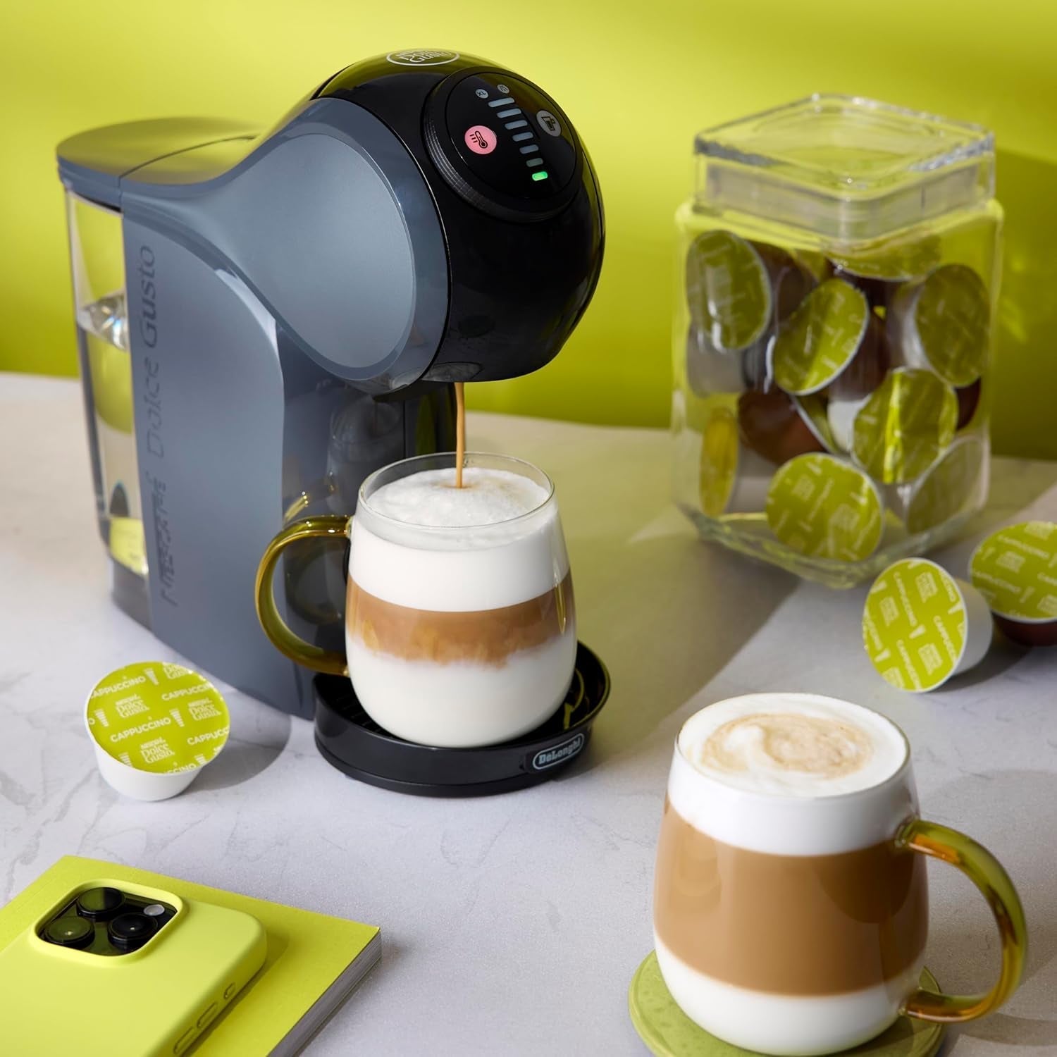 NESCAFÉ DOLCE GUSTO DeLonghi Dolce Gusto Genio S EDG226.A, Ekspres na kapsułki z 3 kapsułkami, kompaktowa konstrukcja, regulowana tacka ociekowa, 0,8 l, wyjmowany zbiornik na wodę, 1470 W, antracyt