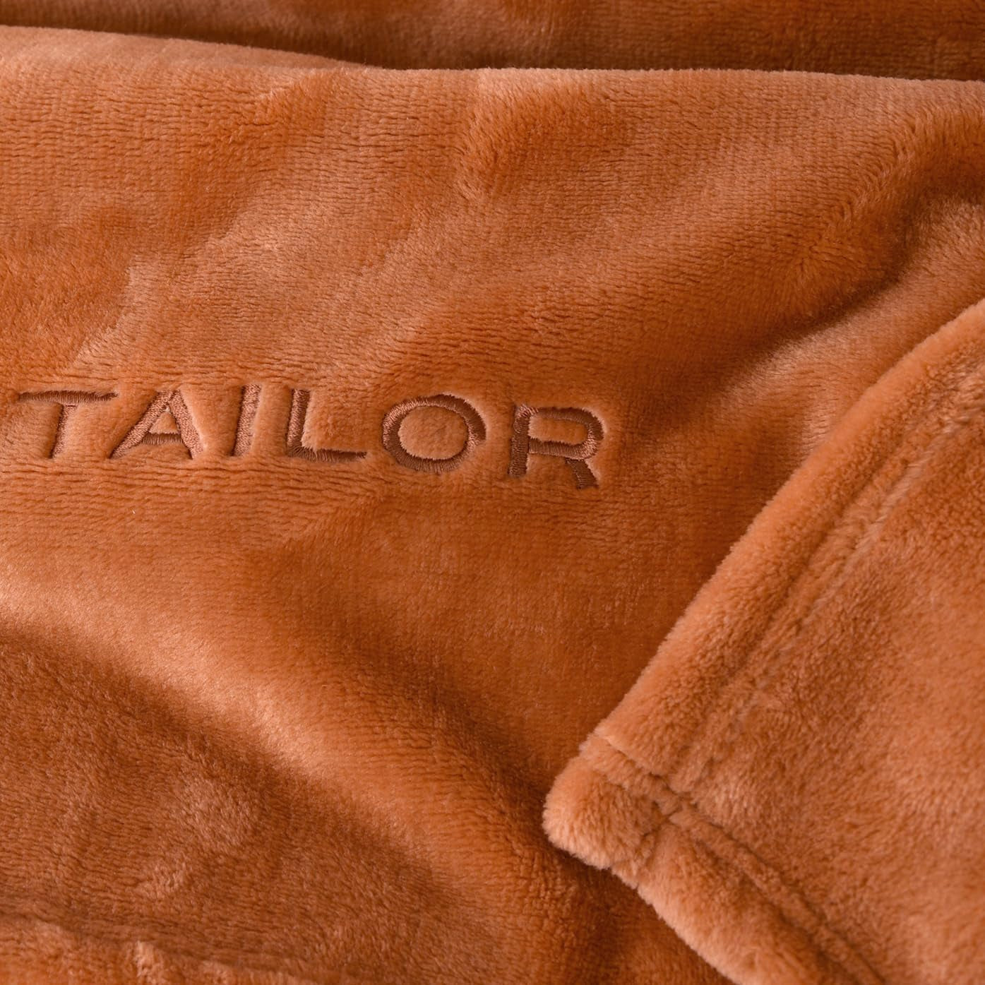 TOM TAILOR Koc Wellsoft, 150X200 cm, 100% Poliester/ Wellsoft, haftowane logo, KOCYK WELLSOFT Pomarańczowy (Ciepły Koral) Koce i kołdry Naty Shop