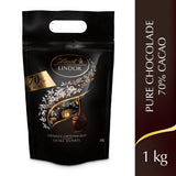 Lindt LINDOR Kulki z bardzo ciemnej czekolady i LINDOR Truskawkowe kulki czekoladowe | 1 kg zamykana torebka | ok. 80 kulek z białej czekolady z kremem truskawkowym