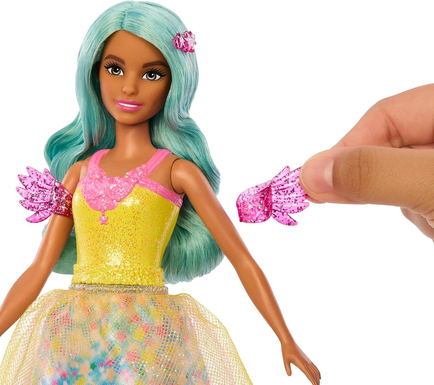 Barbie Ukryta Magia – lalka Teresa w stroju wróżki, falowanych włosach i grzebieniu do zabawy w fryzjerstwo, dla dzieci w wieku od 3 lat, HLC36
