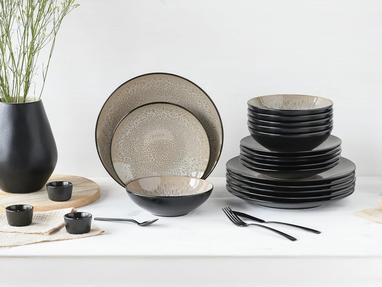 CreaTable, 24464, seria Malmö Beige, 18-częściowy zestaw naczyń obiadowych dla 6 osób, zestaw talerzy kamionkowych, można myć w zmywarce i używać w kuchence mikrofalowej, jakość produkcji