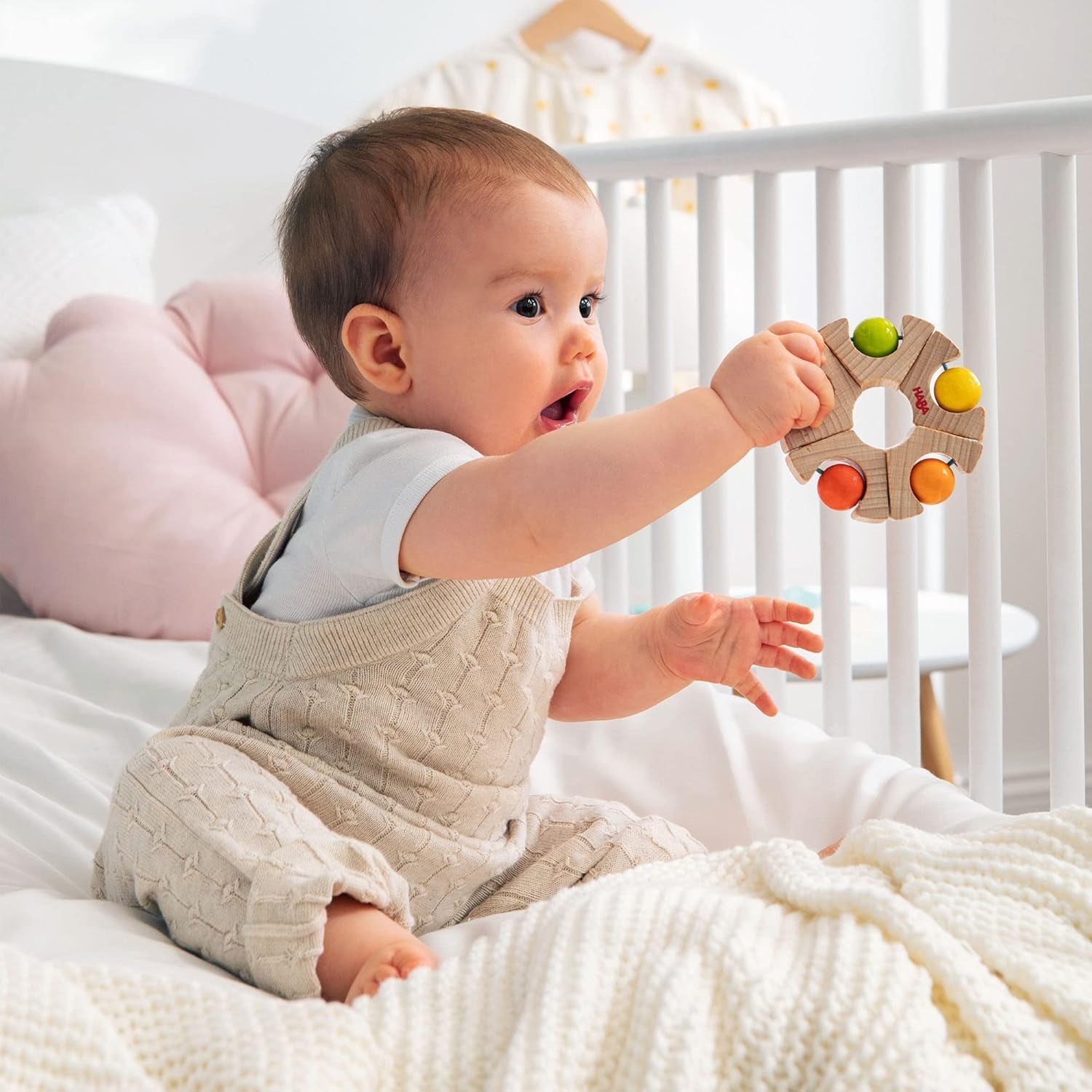 HABA 306692 - Zabawka do łapania z kółkiem kulkowym, Zabawka do łapania od 6 miesiąca życia, Wyprodukowano w Niemczech, Kolorowe zabawki Bebe Naty Shop