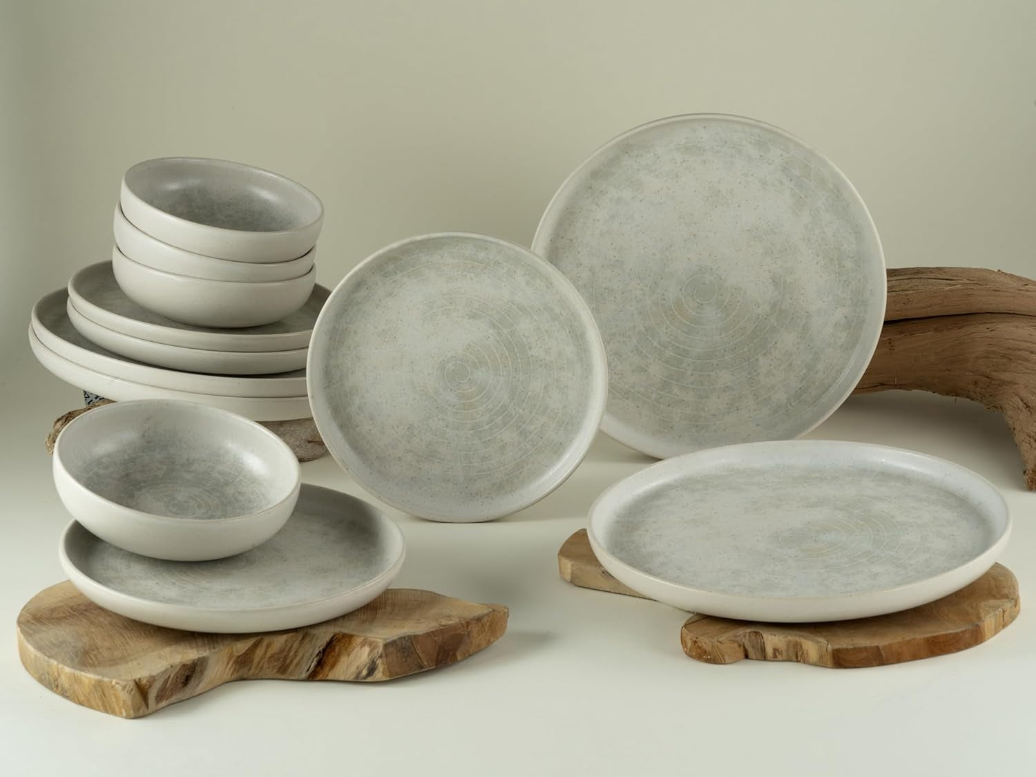 CreaTable, 23714, seria Uno Athena, 12-częściowy zestaw naczyń obiadowych dla 4 osób, zestaw talerzy porcelanowych, można myć w zmywarce i używać w kuchence mikrofalowej, wyprodukowano w Portugalii