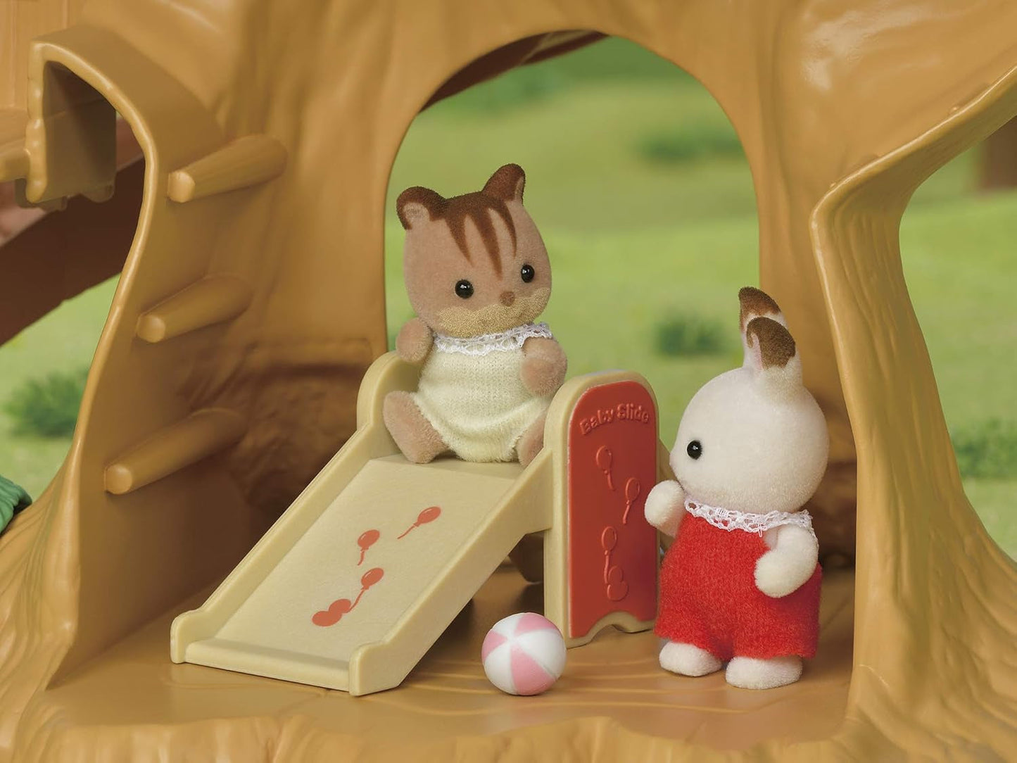 Sylvanian Families 5494 Domek na drzewie z przygodą — zestaw z domkiem dla lalek