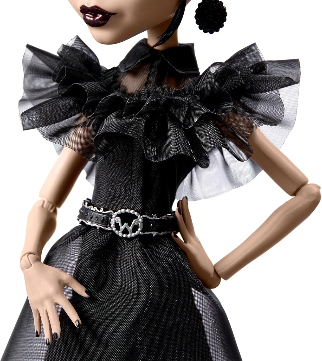 Lalka Monster High Wednesday, figurka kolekcjonerska Rave'N Wednesday w czarnej gotyckiej sukience inspirowanej sceną taneczną, akcesoria premium i stojak na lalki, HXJ03