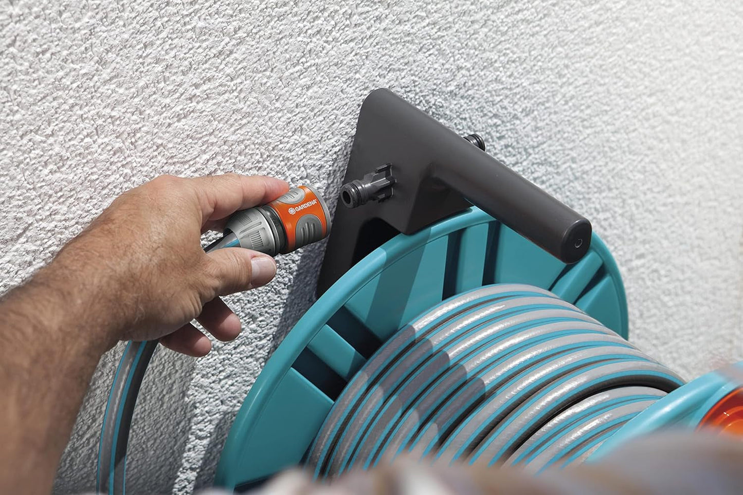 Bęben ścienny na wąż Gardena Classic 60 z bębenkiem na wąż: do łatwego montażu na ścianie, z systemem zapobiegającym kapaniu, z przyłączem kątowym, duża pojemność, oszczędność miejsca (2650-88)