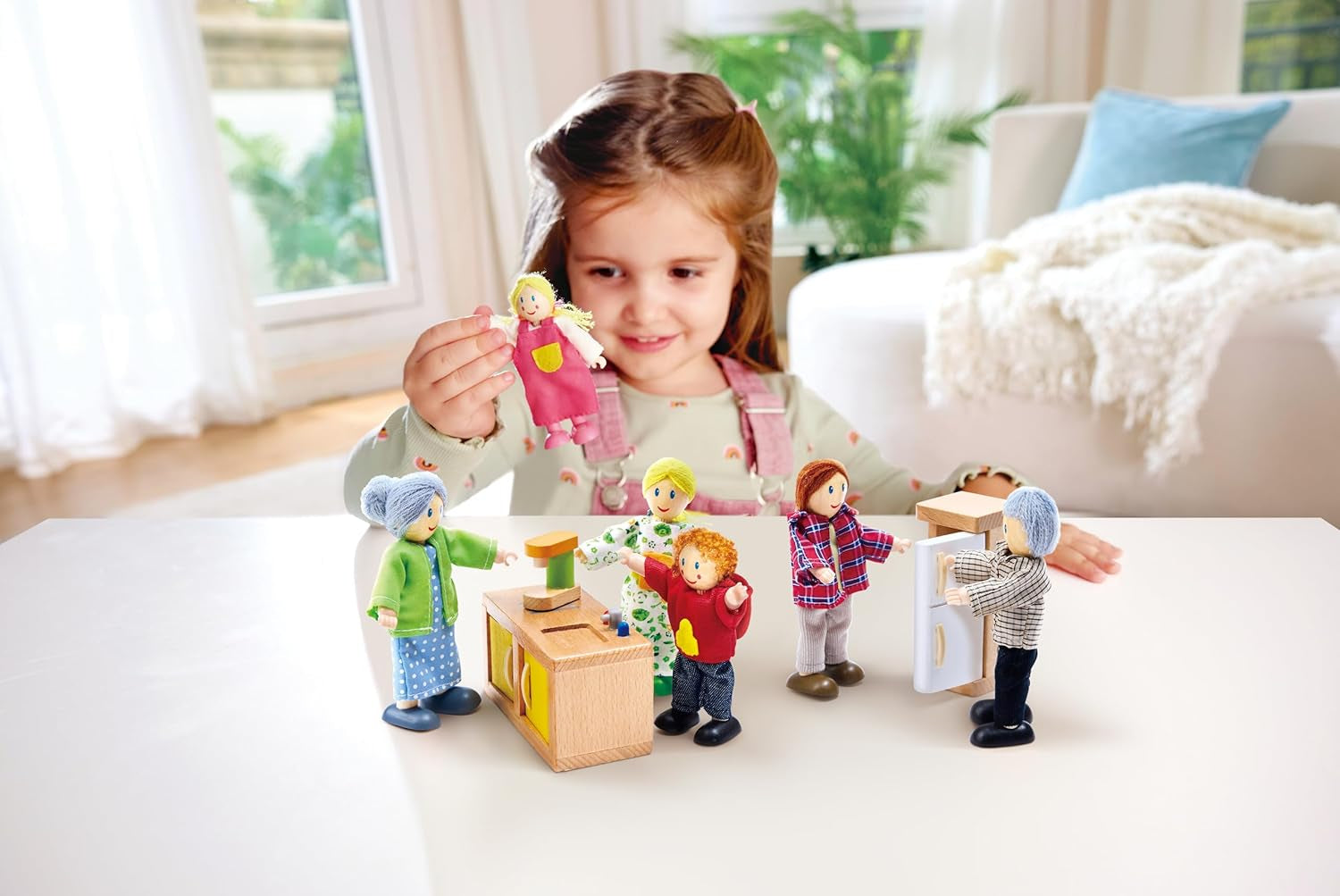 Nagradzany zestaw domków dla lalek Hape Doll Family, unikalne drewniane akcesoria do domku dla lalek, pomysłowa zabawa, 6 członków rodziny lalek, wiek od 3 lat